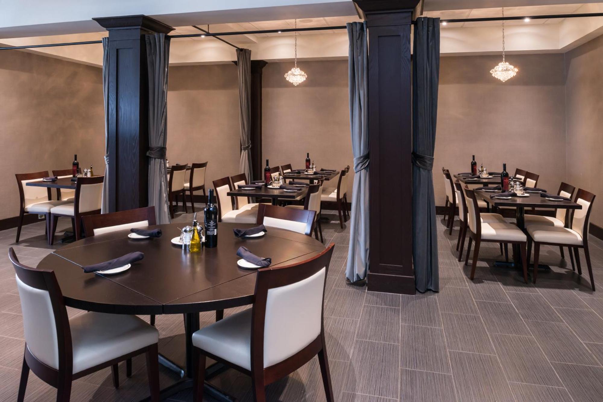 Holiday Inn Detroit Northwest - Livonia By Ihg Exterior photo