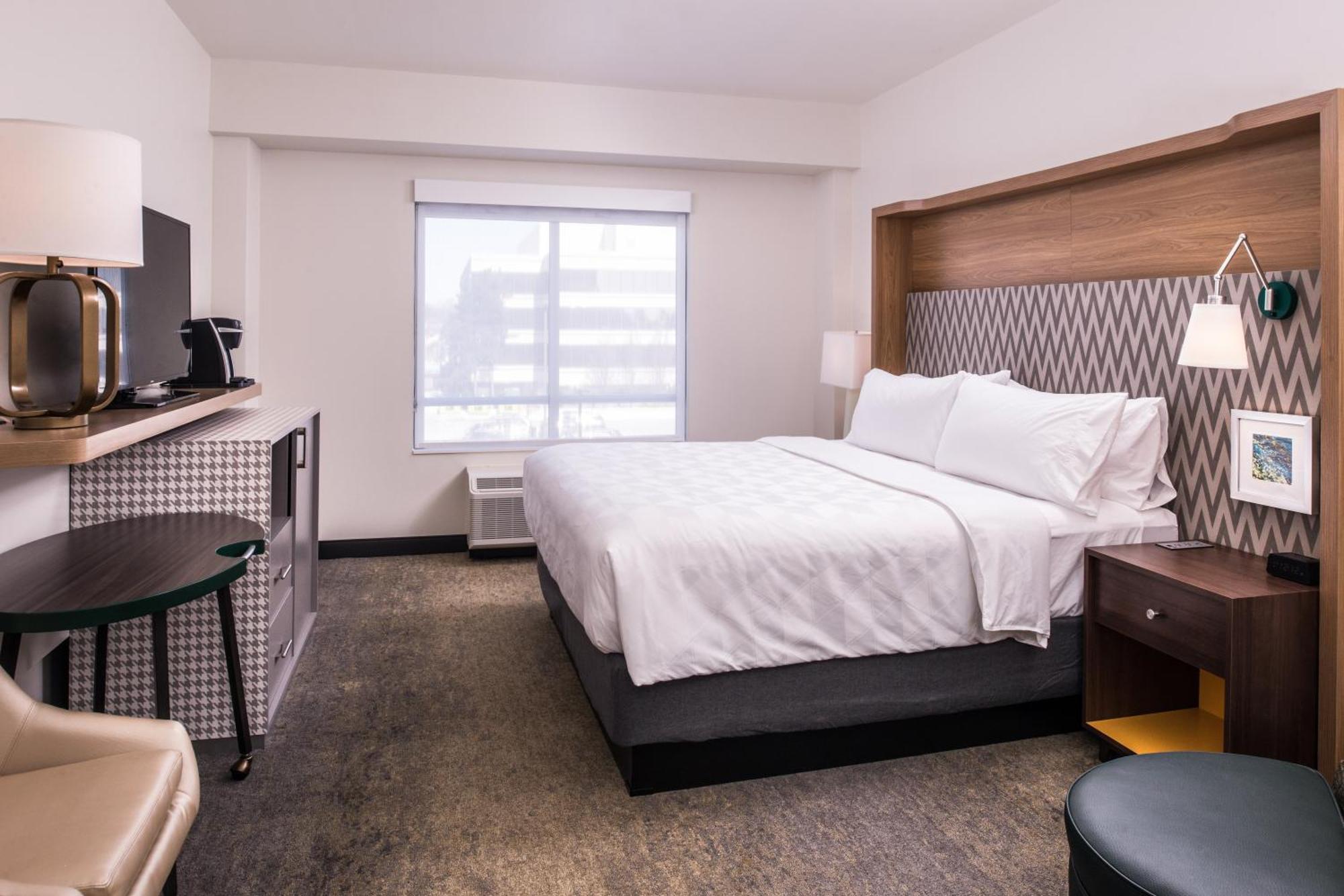 Holiday Inn Detroit Northwest - Livonia By Ihg Exterior photo