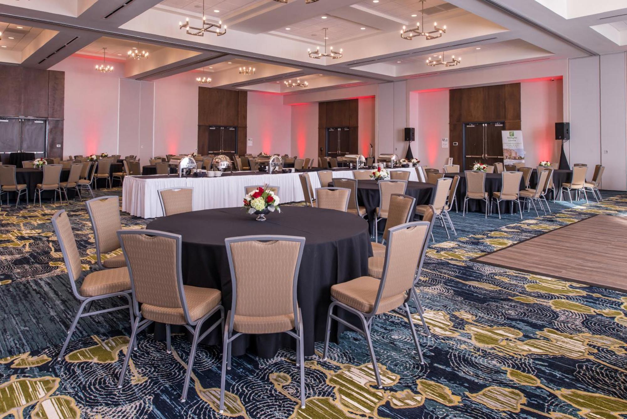 Holiday Inn Detroit Northwest - Livonia By Ihg Exterior photo