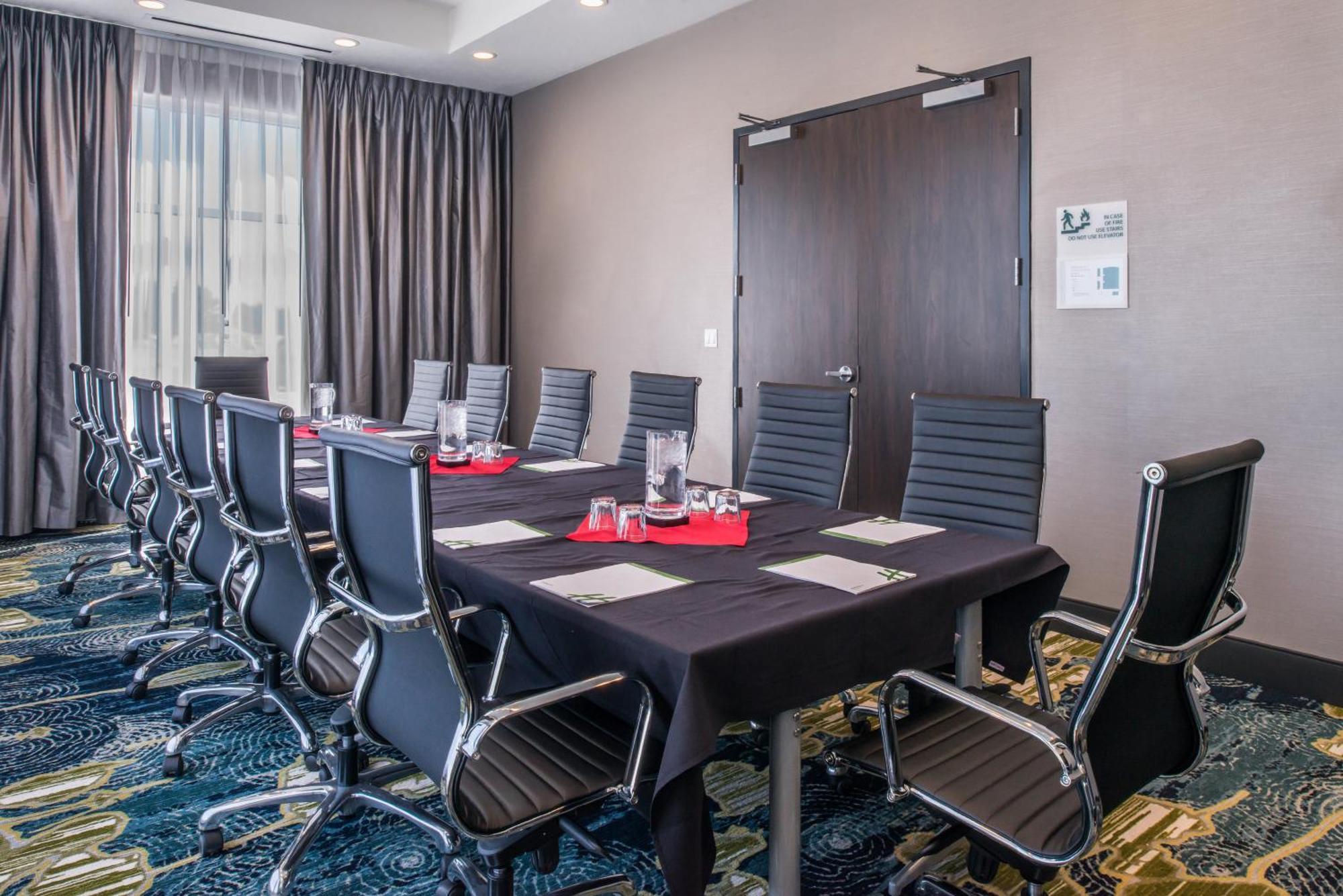 Holiday Inn Detroit Northwest - Livonia By Ihg Exterior photo