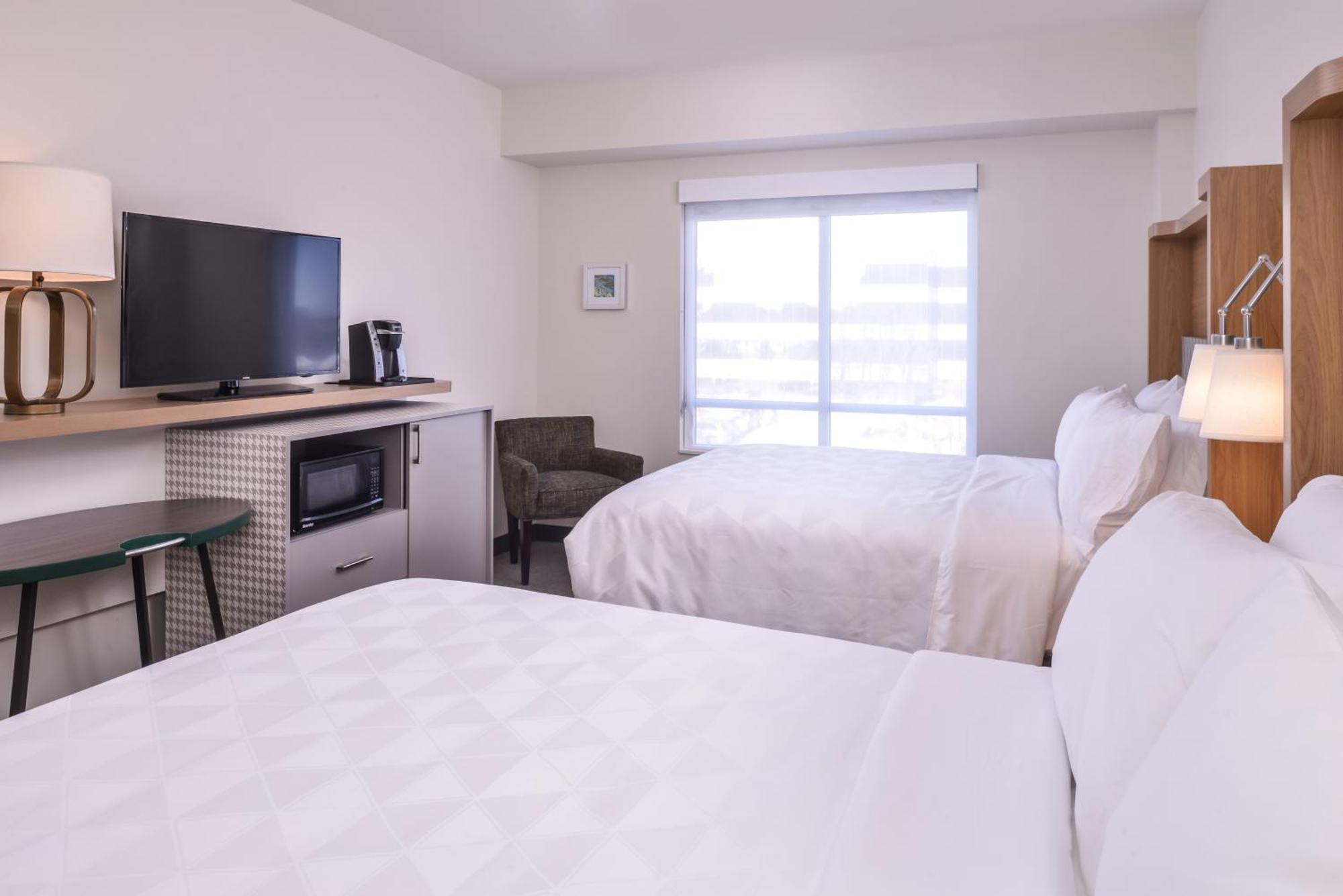 Holiday Inn Detroit Northwest - Livonia By Ihg Exterior photo