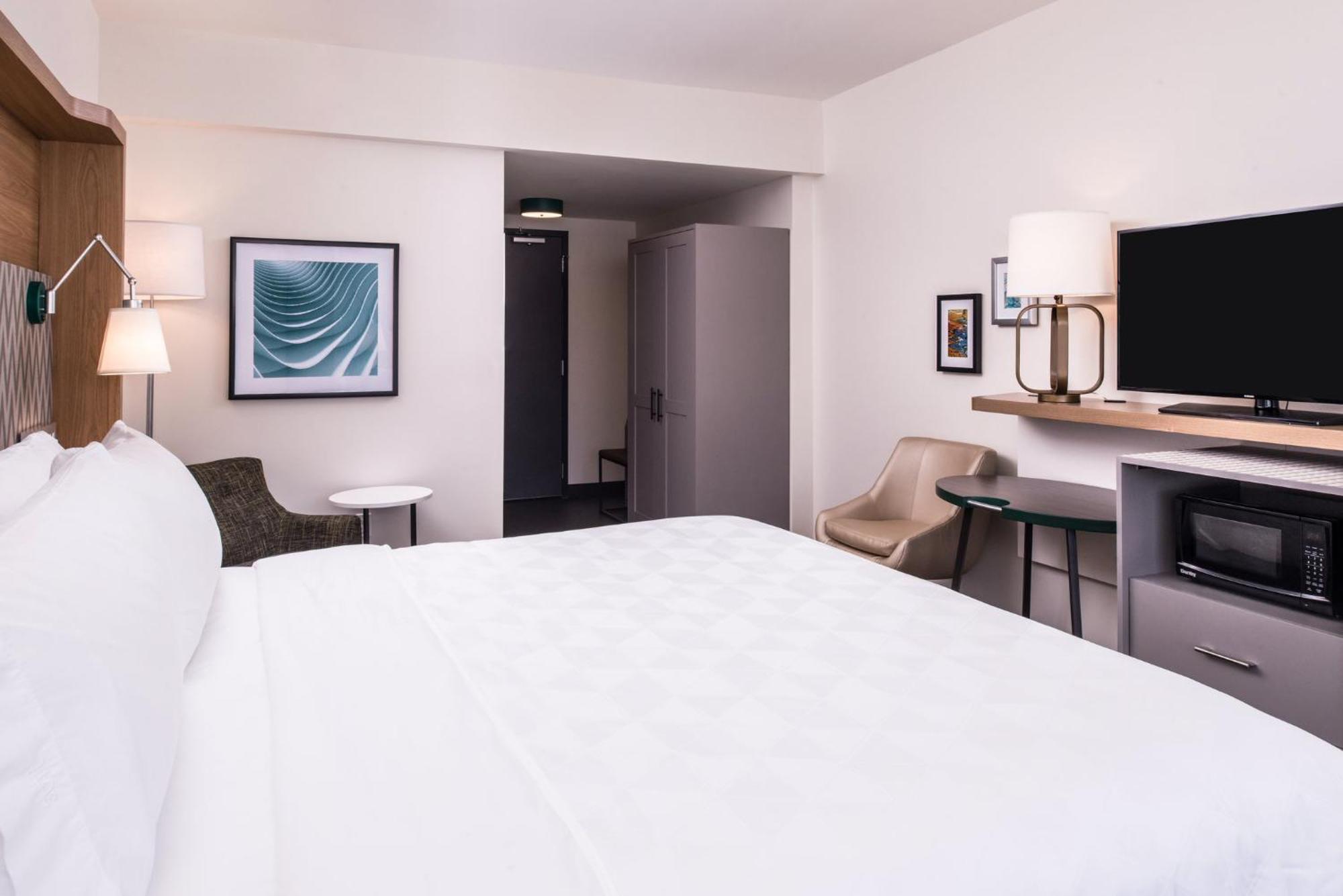 Holiday Inn Detroit Northwest - Livonia By Ihg Exterior photo