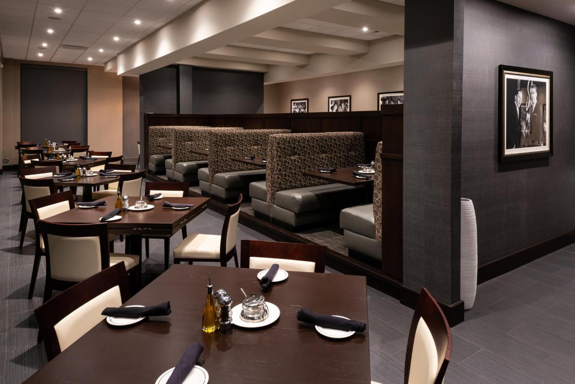 Holiday Inn Detroit Northwest - Livonia By Ihg Exterior photo